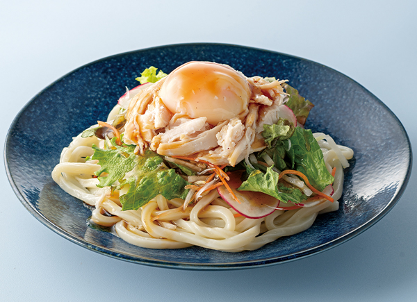 麺にのっけてうまさアップ！サラダチキン×和風サラダ