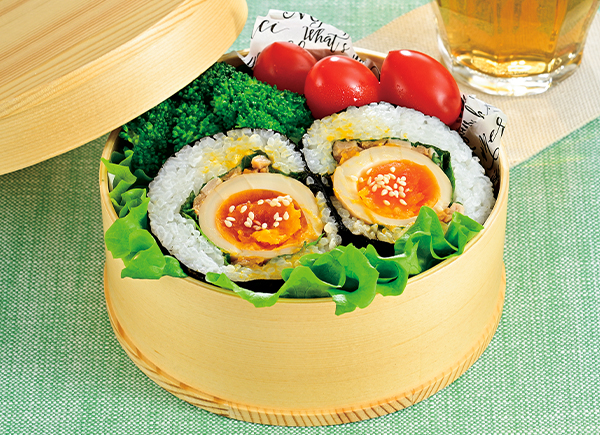 ボリューム満点！味玉おにぎり