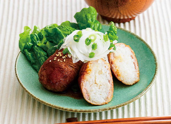 豚肉巻きおにぎりオニオンスライスのせ