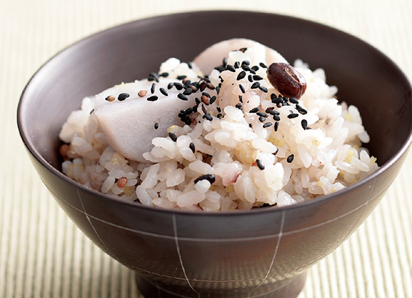 里いも入り雑穀ご飯