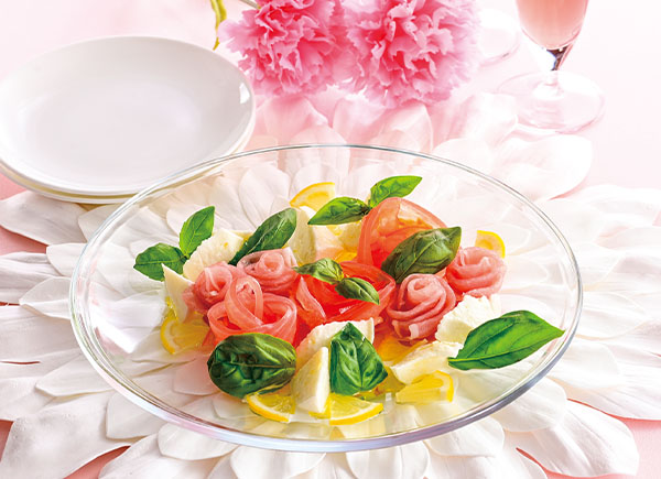 バラの花のカプレーゼ～イタリア風サラダ～