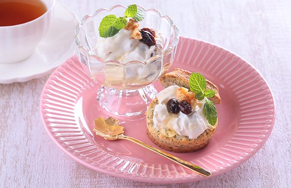 レーズンとクルミ入りチーズデザート｜Vマーク：信頼の生活ブランド