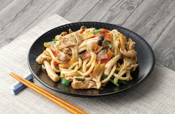 台湾風海鮮焼きうどん｜Vマーク：信頼の生活ブランド｜株式会社八社会
